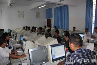 护国乡组织村三委班子成员开展计算机技术培训，提升基层干部现代化办公能力